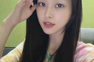 女主持辰辰：勇士签约压轴达成！新赛季在西部能排到哪啊？
